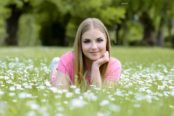 Az elmúlt hétvégén ezeket a szuper fotókat készítettük Cintivel! Sok kép készült